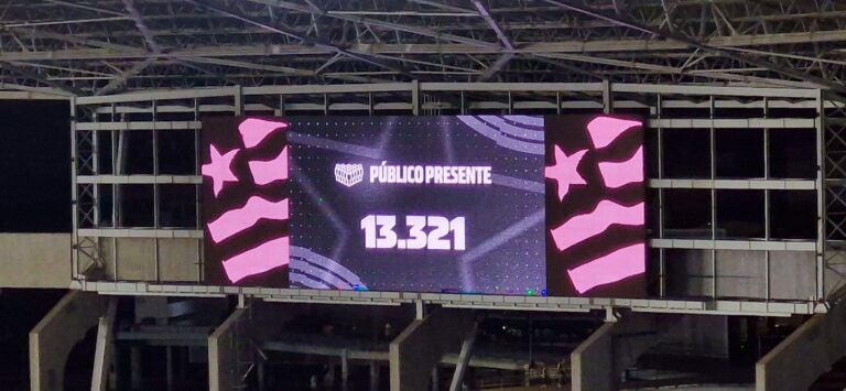 13.321 espectadores no placar do estádio Vasco.