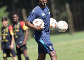 Ex-meia vascaíno Guilherme Biteco interrompe carreira aos 31 anos para atuar nas divisões de formação.