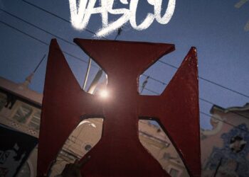 Vasco da Gama símbolo vermelho em destaque.