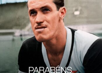 Jogador do Vasco em campo.