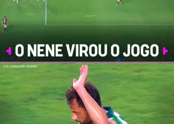 Nene comemorando vitória do Vasco de futebol.