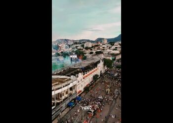 Estação de trem no centro da cidade.