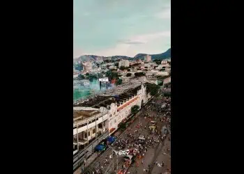 Estação de trem no centro da cidade.
