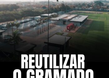 Reutilizar o gramado do estádio do Vasco.