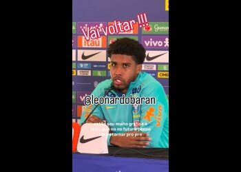 Leonard Dobora em coletiva de imprensa do Vasco.