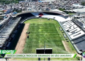 Futebol campo do estádio Vasco da Gama vistoria montagem.