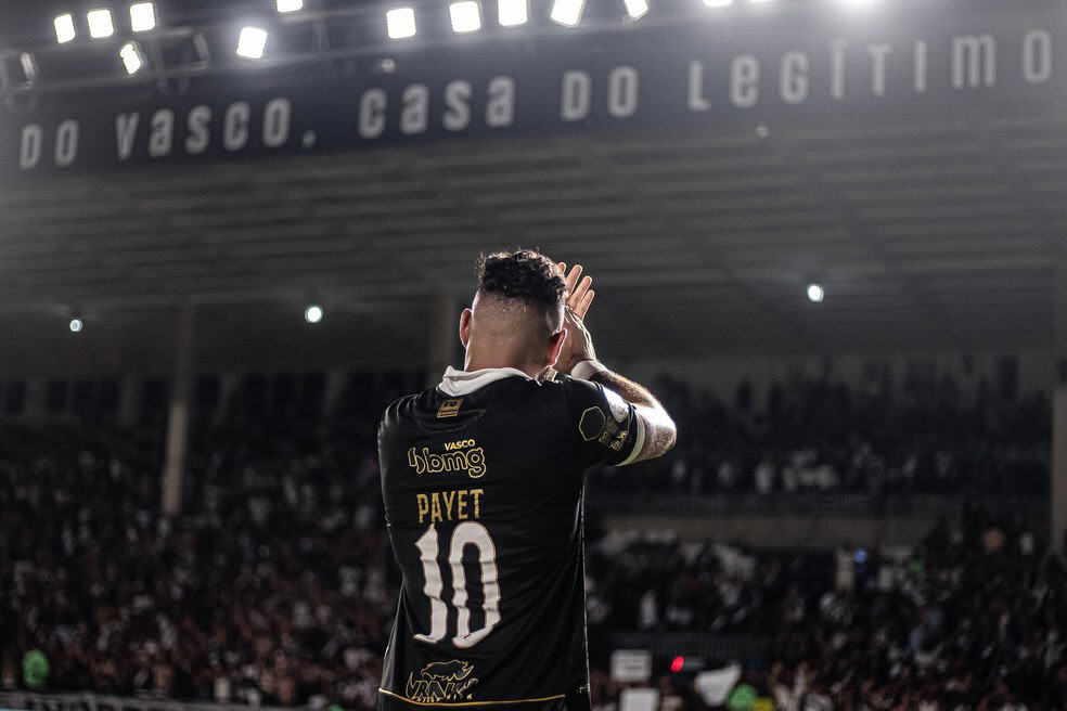 Vasco autoriza comemoração após gol de Payet no estádio.