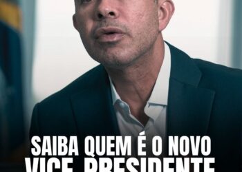 Imagem de um homem de terno falando, com logo do Cruz Maltino no canto superior direito.