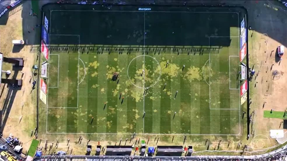 Filename: campo-de-futebol-vasco-adesivado.