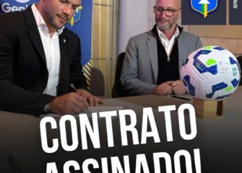 Agressivamente assinado com o Brasil.