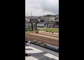 Cervejaria e grama do estádio de Vasco da Gama.
