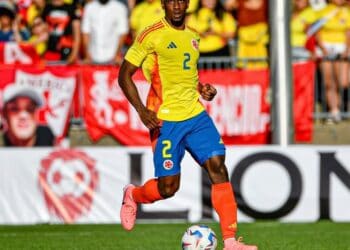 Cuesta sofreu pisão no braço durante o amistoso entre Colômbia e Nova Zelândia, mas seguiu jogando normalmente.