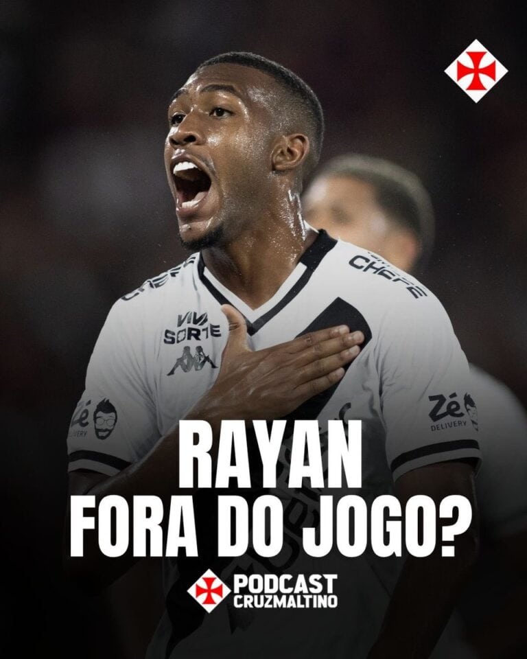Rayan comemorando gol com a mão no peito.