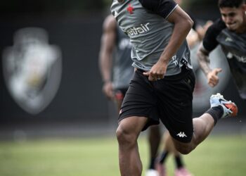 Vasco compartilha imagens do treinamento de terça-feira; confira