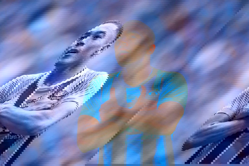 20251118-184652-1-12-carlos-vinicius-do-gremio-foto-lucas-uebel-gremio-divulgacao Carlos Vinicius, do Grêmio — Foto: Lucas Uebel / Grêmio / Divulgação