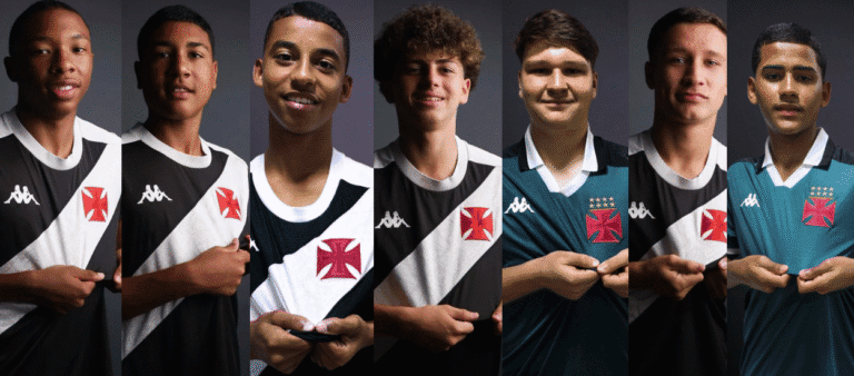 Vasco da Gama jogadores jovens de futebol em uniformes pretos e brancos.