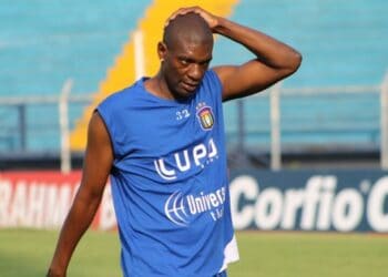 Somália, ex-São Caetano, afirma que o título brasileiro do Vasco em 2000 foi ‘furtado’: ‘O Eurico interferiu e garantiu o título’