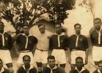 Jogadores antigos do Vasco da Gama em foto histórica.