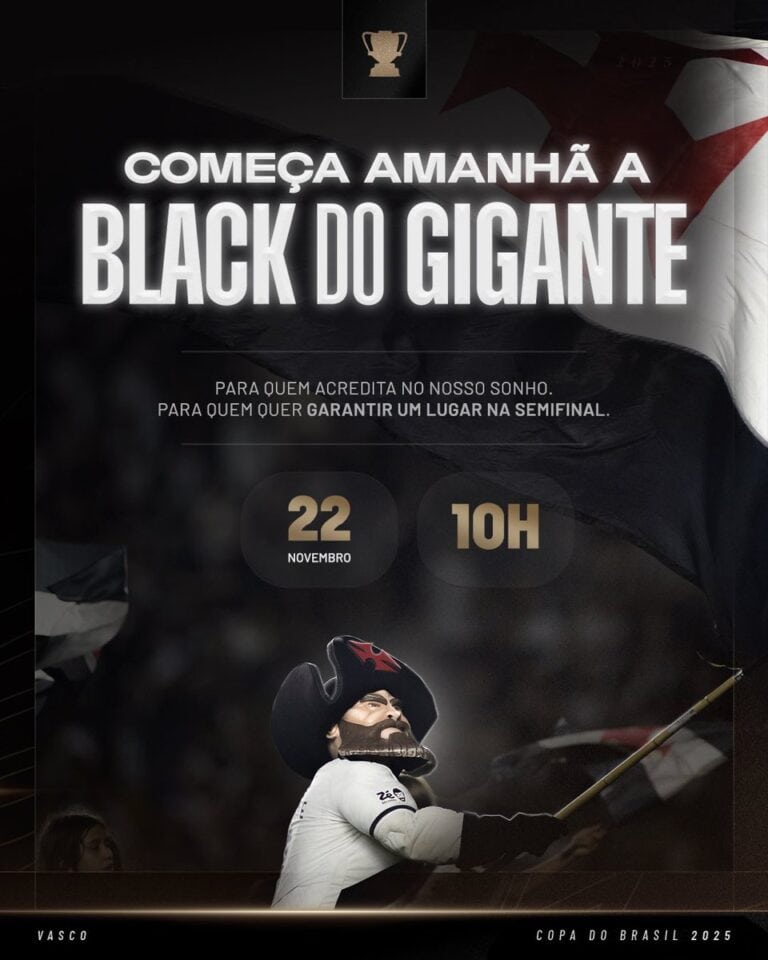 Vestido de torcedor do Vasco com bandeira e chapéu de pirata.
