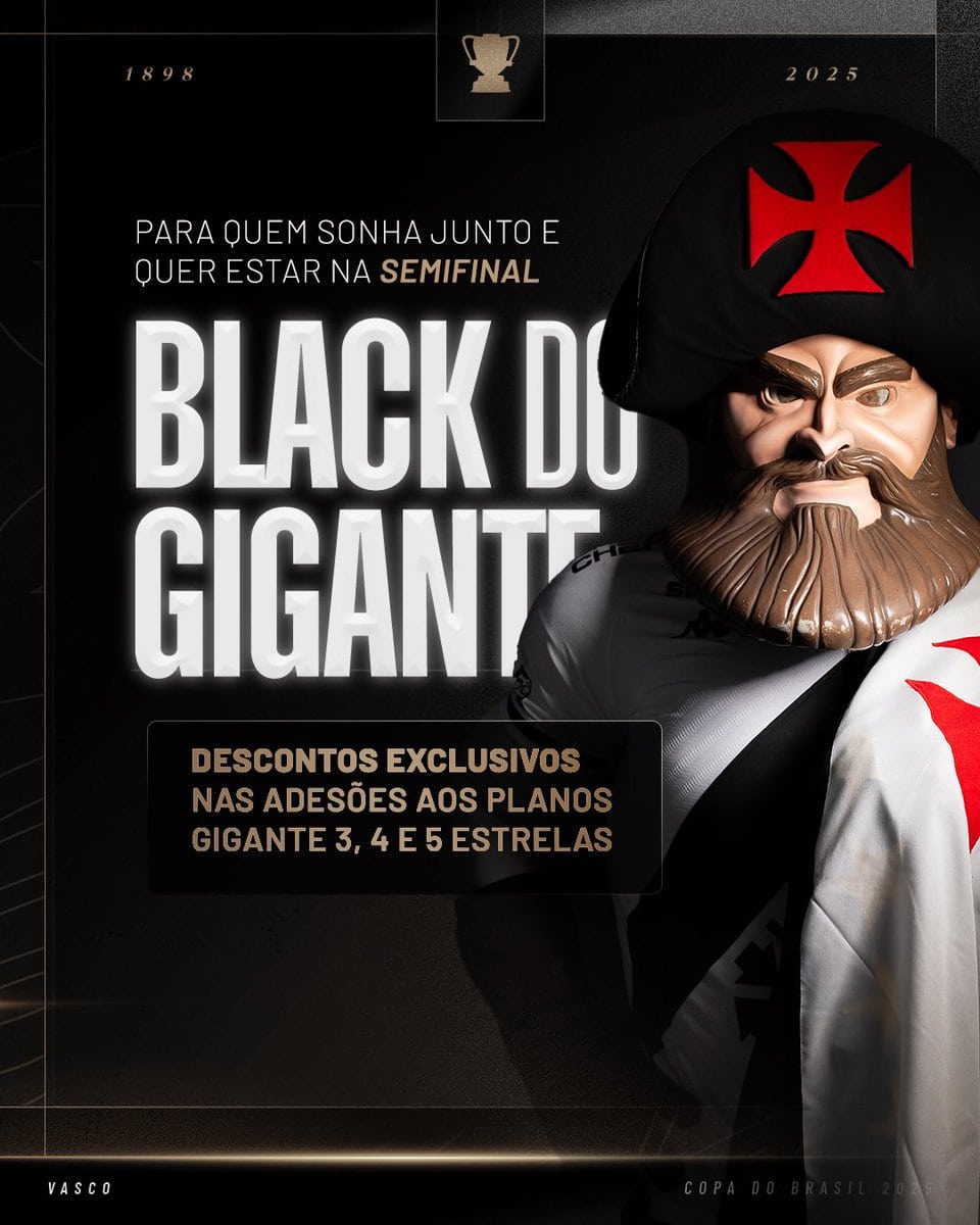 Boneco do Vasco da Gama com traje e chapéu de mongol, rosto expressivo.