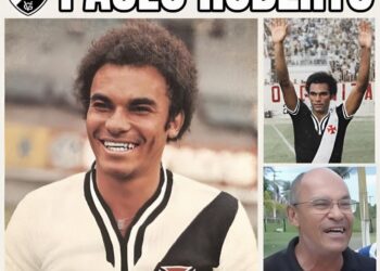 Paulista celebrando com uniforme do Vasco da Gama.