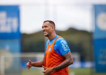 Bahia ficará sem o zagueiro David Duarte neste domingo contra o Vasco.
