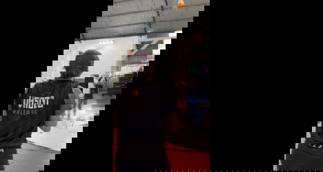 Jogadora do Vasco em quadra de vôlei.