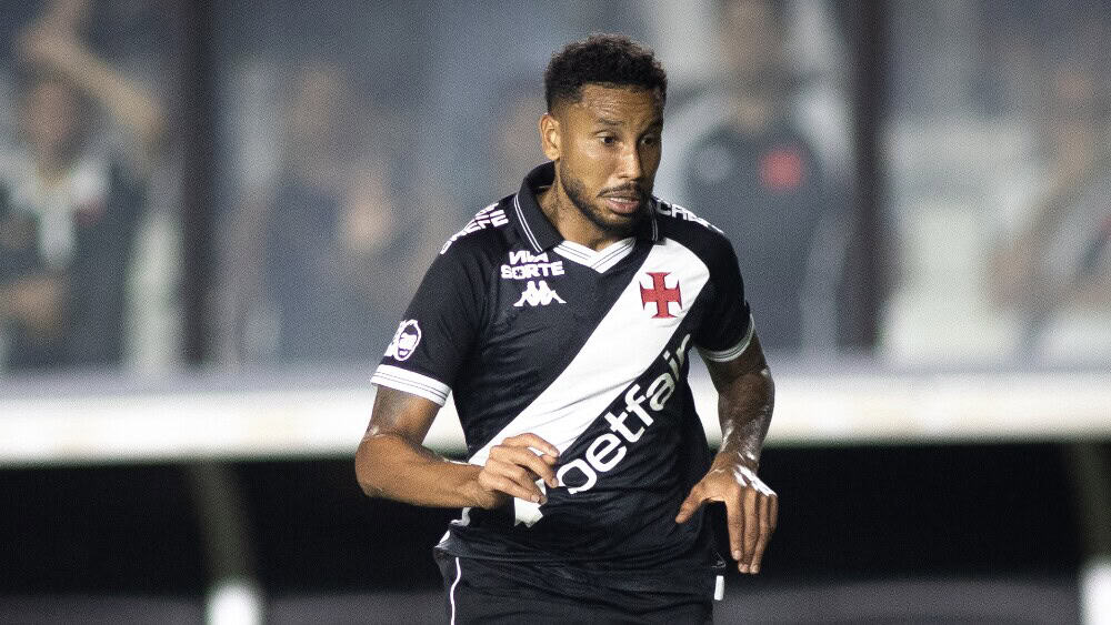 Jogador do Vasco durante partida.
