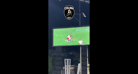 Tela de vídeo mostrando jogador em partida.