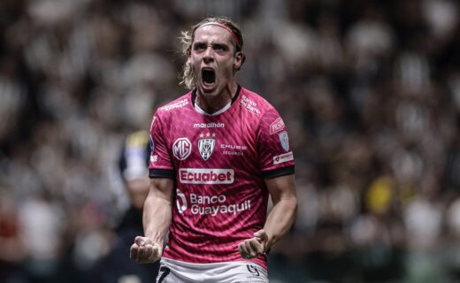 Vasco conta agora com 8 jogadores estrangeiros após a contratação de Spinelli