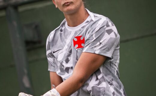 Aquecimento das jogadoras do Vasco é registrado antes do confronto com o Heips