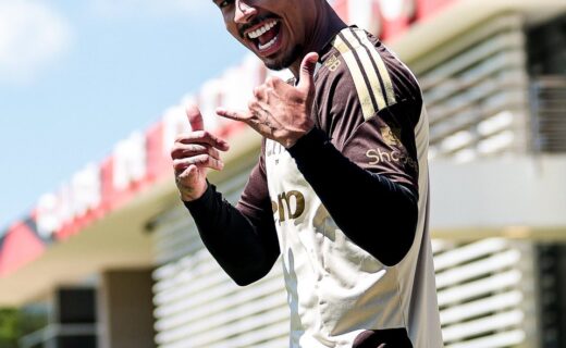 Corinthians se aproxima de Allan, enquanto Admar Lopes se opõe à negociação do volante rubro-negro