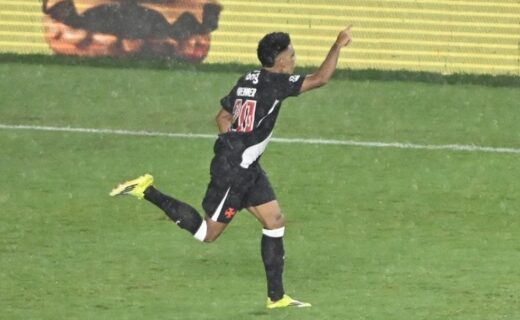 Brenner supera críticas e marca pelo Vasco após três dias