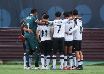Vasco enfrenta o Santos: descubra onde acompanhar o confronto do Brasileirão sub-17