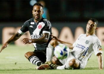 Alex Teixeira durante o jogo contra o ABC