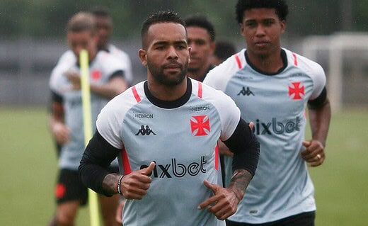 Alex Teixeira e Andrey Santos em treino do Vasco