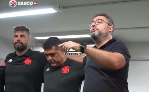 Alexandre Mattos no vestiário após vitória sobre o Boavista