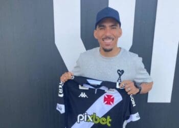 Allan em visita ao CT Moacyr Barbosa