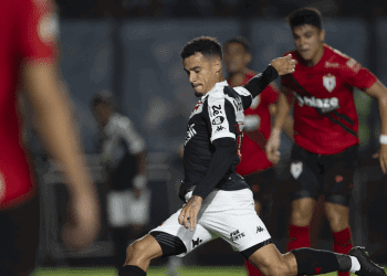 VASCO E ATLÉTICO-GO TERMINAM EM EMPATE EM SÃO JANUÁRIO NA ESTREIA DE FELIPE: 2 A 2