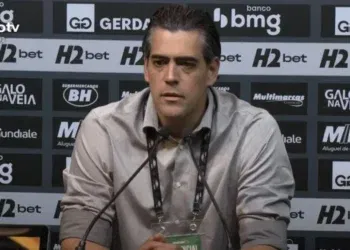 CEO do Atlético-MG, Paulo Bracks comentou sobre a transação de Rony com o Vasco, referindo-se a ele como ‘outro clube’.