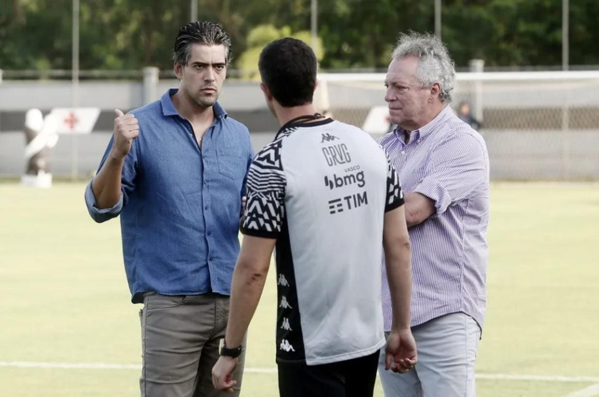 Paulo Bracks, Maurício Barbieri e Abel Braga no CT Moacyr Barbosa