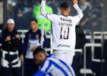Vasco avança às quartas da Copa do Brasil após vitória sobre o CSA com gol de Coutinho