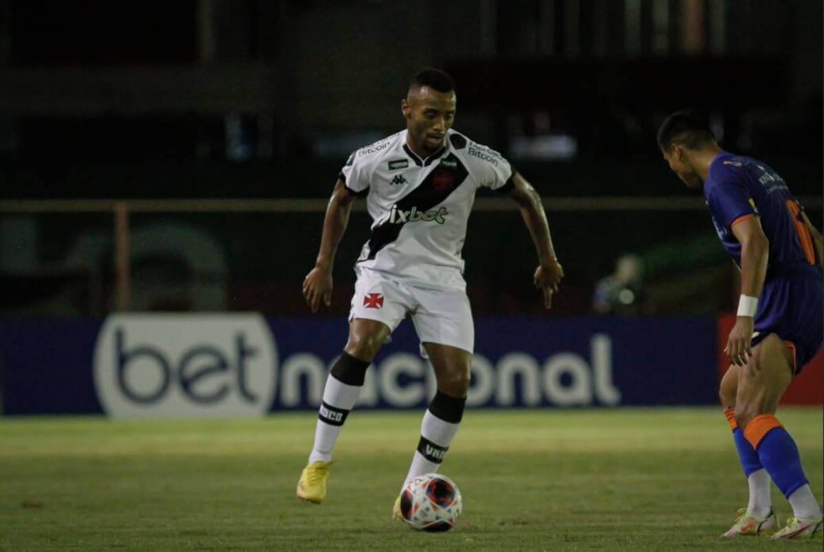 Cauã Paixão em jogo contra o Audax