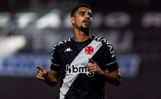 Daniel Amorim comemorando gol pelo Vasco na Série B 2021