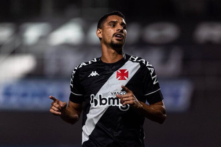 Daniel Amorim comemorando gol pelo Vasco na Série B 2021