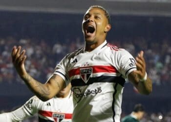 David celebra gol pelo São Paulo