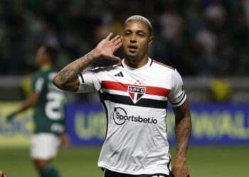 David em campo pelo São Paulo