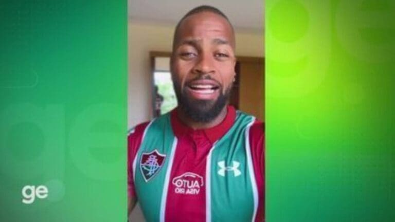 Dedé com camisa do Fluminense na final da Libertadores