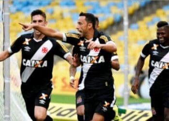 Reviva a vitória do Vasco sobre o Athletico-PR por 2 a 0 no Brasileirão de 2015