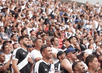 Vasco x Palmeiras estabelece novo recorde de público no Brasil em 2024; confira o ranking.